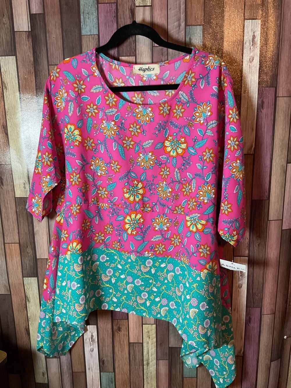 Haptics Vibrant Fuchsia Floral Paisley Print Teal Border Shark Bit Hem Medium - Picture 1 of 2